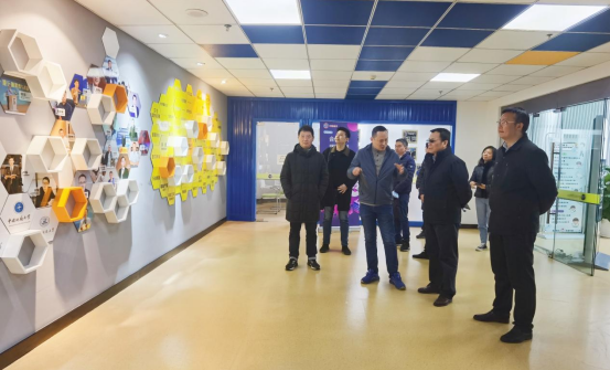 公司董事长沈福喜带队考察烽火创新谷科创平台